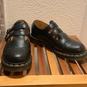 Dr. Marten Mary Jane Casual Shoe size 8 (39 EU) Black